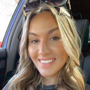 Meet your Posher, Danielle